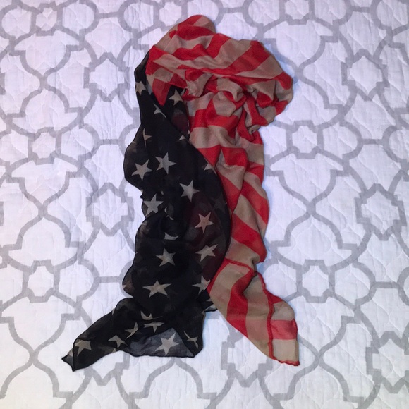 Stars and Stripes Scarf - Picture 2 of 7